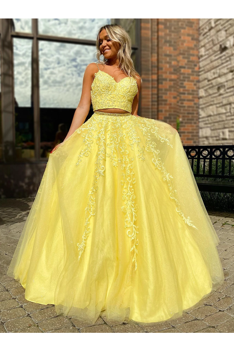 A Line V Neck 2 Pieces Tulle Prom Dresses With Appliques