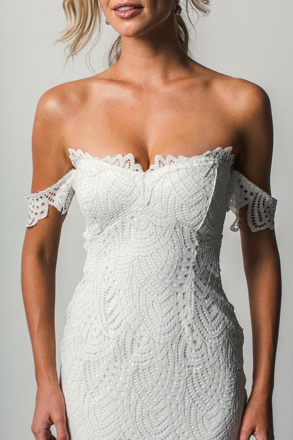 Off the Shoulder White Sweetheart Lace Sexy Mermaid Open Back Beach Wedding Dresses RS725