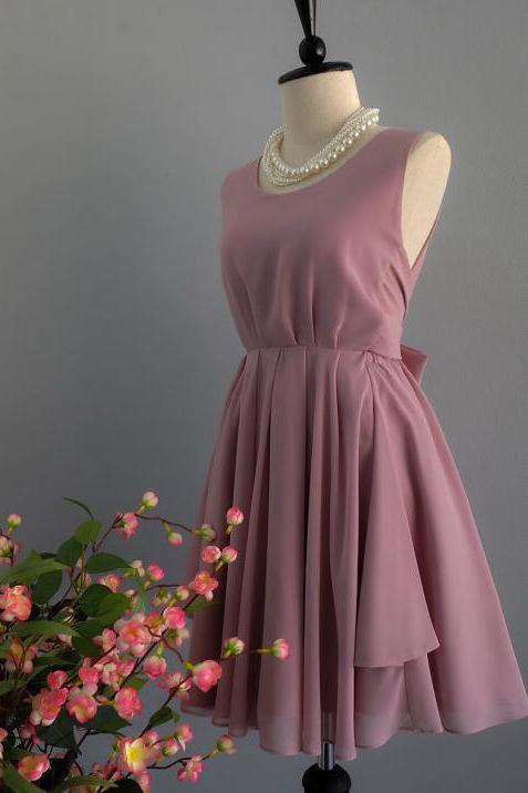 A Line Backless Dusty Rose Homecoming Dresses Scoop Chiffon Short Bridesmaid Dresses RS829