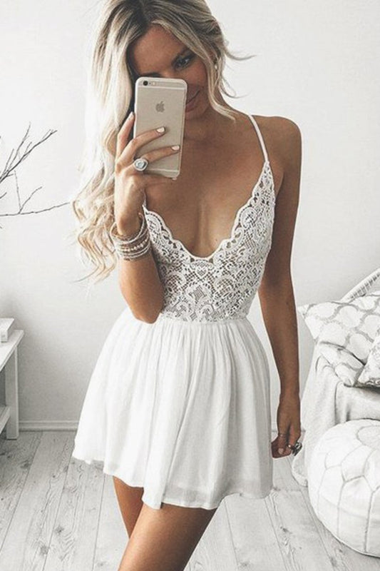 2024 Sexy Spaghetti Straps Homecoming Dresses Chiffon & Lace Short/Mini