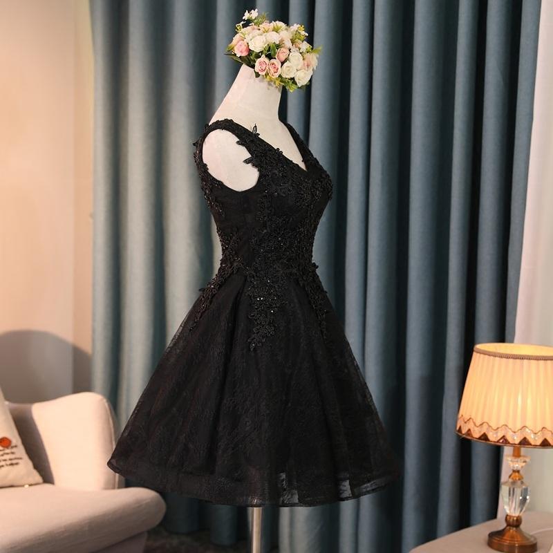 Black V Neck Cute A-Line Appliques Sleeveless Tulle Lace Beading Short Homecoming Dress RS189