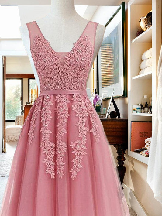 A-Line V-Neck Cut Hannah Homecoming Dresses Pink Short With Applique Tulle