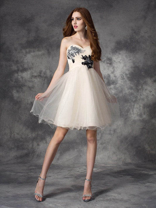 A-Line/Princess Sweetheart Homecoming Dresses Brittany Applique Sleeveless Short Net Dresses