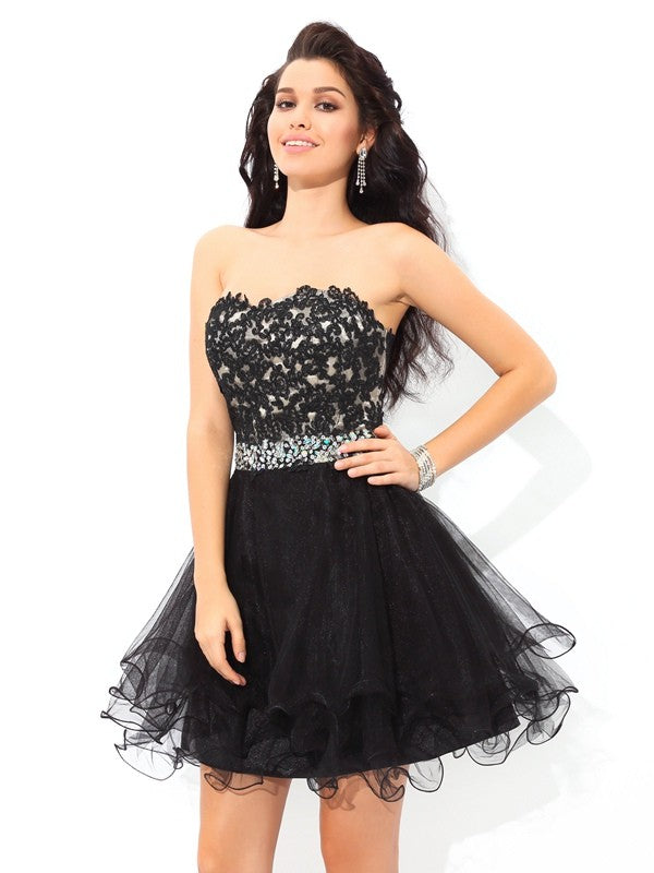 A-Line/Princess Sweetheart Applique Homecoming Dresses Kali Satin Cocktail Sleeveless Short Dresses