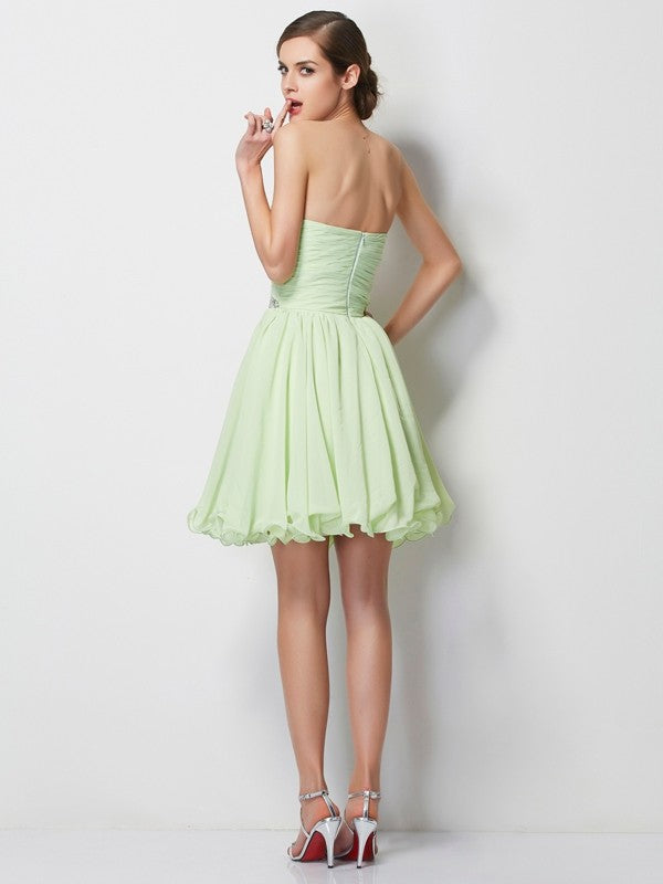 A-Line/Princess Sweetheart Homecoming Dresses Sandra Chiffon Sleeveless Short Beading