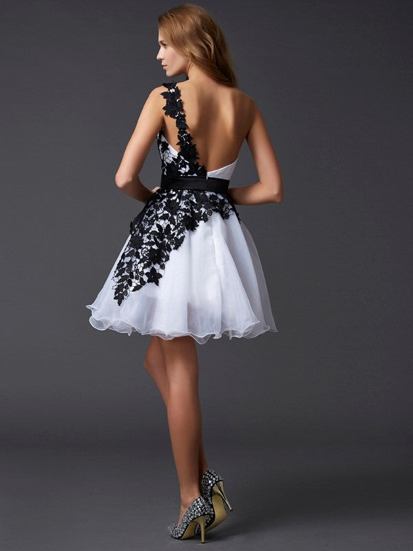 A-Line/Princess One-Shoulder Sleeveless Lace Homecoming Dresses Lillianna Short Organza