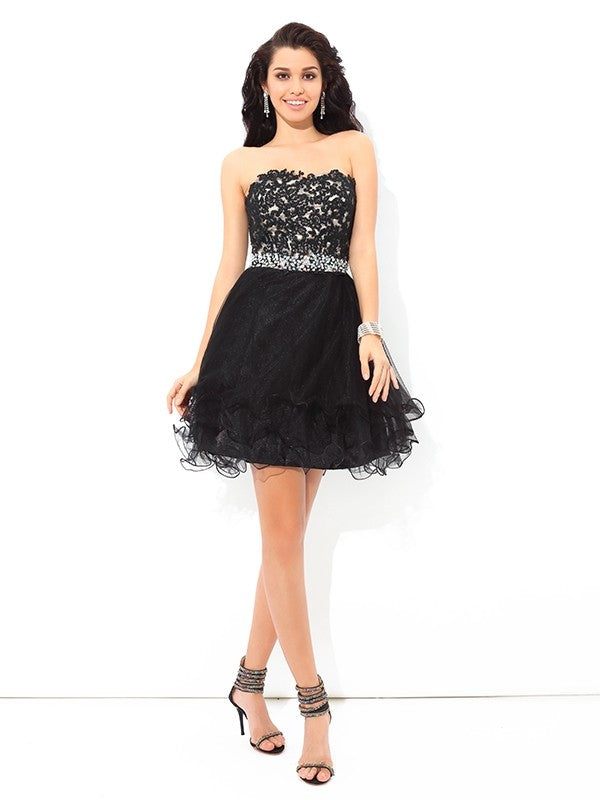 A-Line/Princess Sweetheart Applique Homecoming Dresses Kali Satin Cocktail Sleeveless Short Dresses