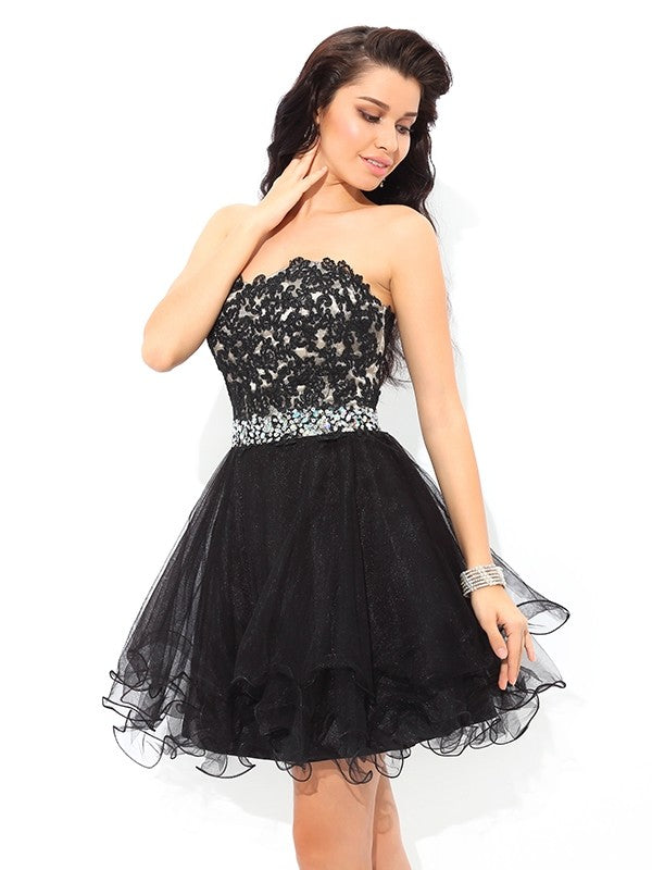 A-Line/Princess Sweetheart Applique Homecoming Dresses Kali Satin Cocktail Sleeveless Short Dresses